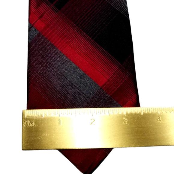 Red Plaid VAN HEUSEN Silk Neck Tie - Picture 2 of 3